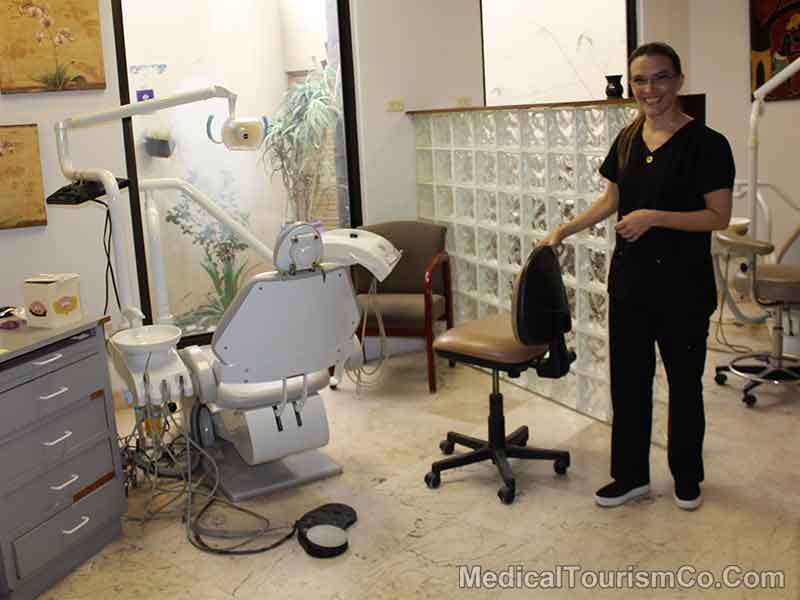 Dentist at a top clinic in Nuevo Laredo