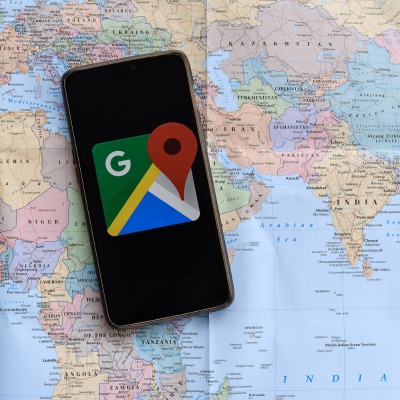 application of google map in a mobile phone