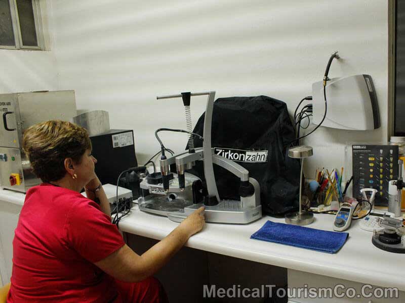 Ramlanz Dental Clinic Mexicali Equipment Zirkonzahn Machine