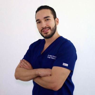 Dr. Gabriel Flores, born in Guadalajara, Jalisco. I actively participate in Plastic Surgery congresses and scientific articles, and I am constantly updated in order to provide the best care to my patients.