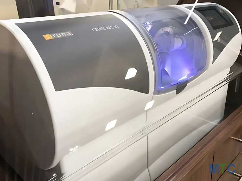 Máquina CEREC para restauraciones el mismo día