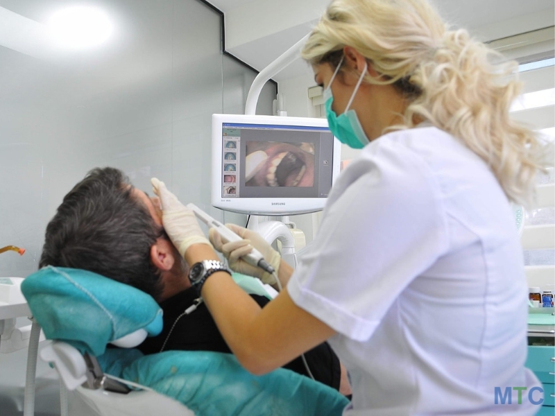 Intraoral Scanner for Accurate Dental Diagnosis