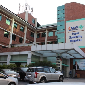 max dental care hospital, chandigarh, India